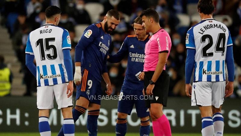 Benzema chơi chưa được nửa hiệp trước Real Sociedad