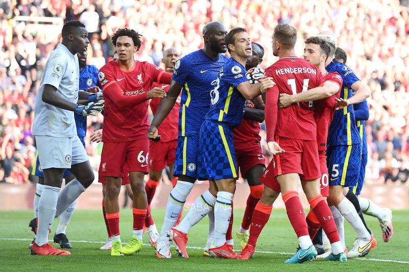 Chelsea và Liverpool đang đối diện với bài toán lực lượng