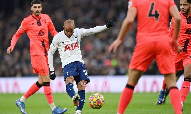 Moura tỏa sáng đem về bàn thắng sớm cho Tottenham 