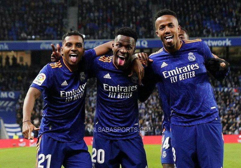 Vinicius tiếp tục tỏa sáng để gồng gánh Real Madrid 