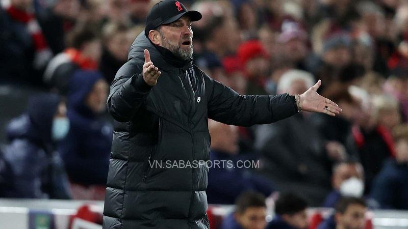 Klopp cho rằng các đội bóng nên công khai danh tính cầu thủ dương tính với Covid-19