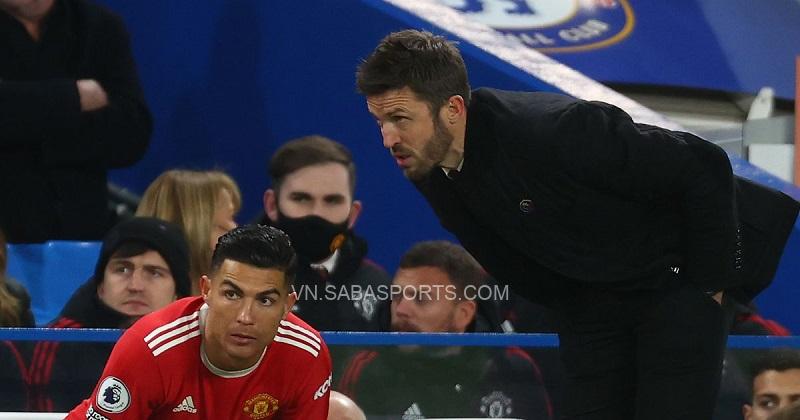 Carrick tiết lộ phản ứng của Ronaldo khi phải dự bị trước Chelsea