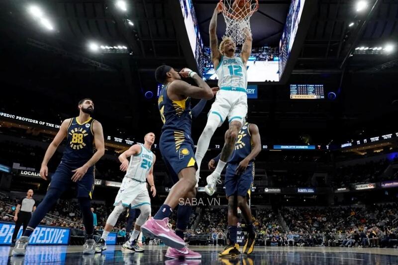 Hủy diệt Pacers, Hornets thiết lập kỷ lục mới