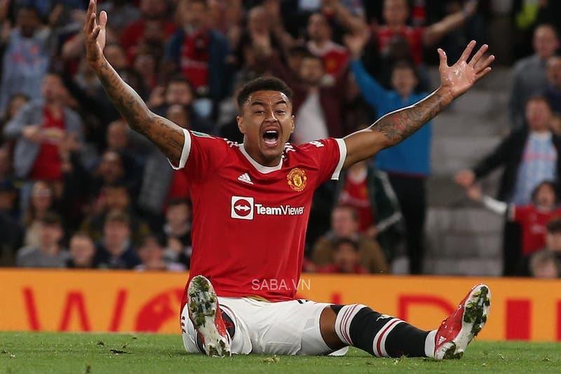 Lingard rất bực mình vì MU làm khó Newcastle