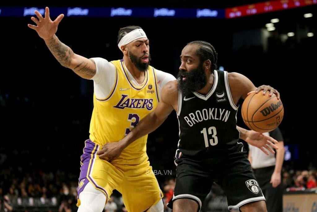 Harden ghi trung bình 23 điểm, 10 kiến ​​tạo và 8 rebound cho Nets mùa này