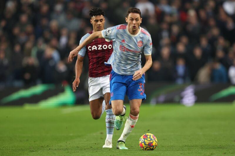 Matic lép vế trước tuyến giữa Aston Villa