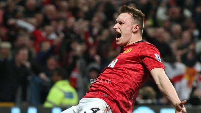 Trung vệ người Anh quyết tâm trụ lại Man United 