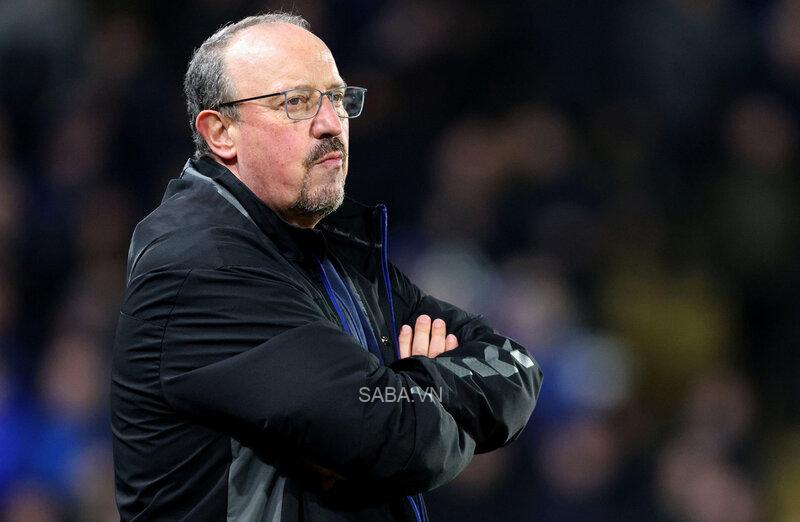 Benitez rực rỡ cùng màu đỏ nhưng thất bại với màu xanh 