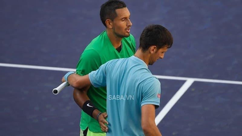 Kyrgios bảo vệ Nole trước làn sóng chỉ trích