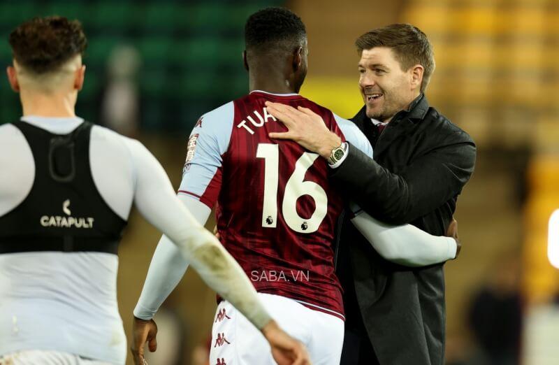 Gerrard bị tố là nguyên nhân khiến Tuanzebe rời Aston Villa