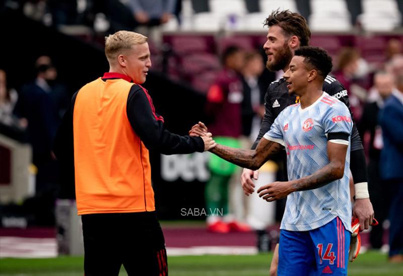 Van de Beek rời đi gần như đồng nghĩa việc Lingard sẽ ở lại