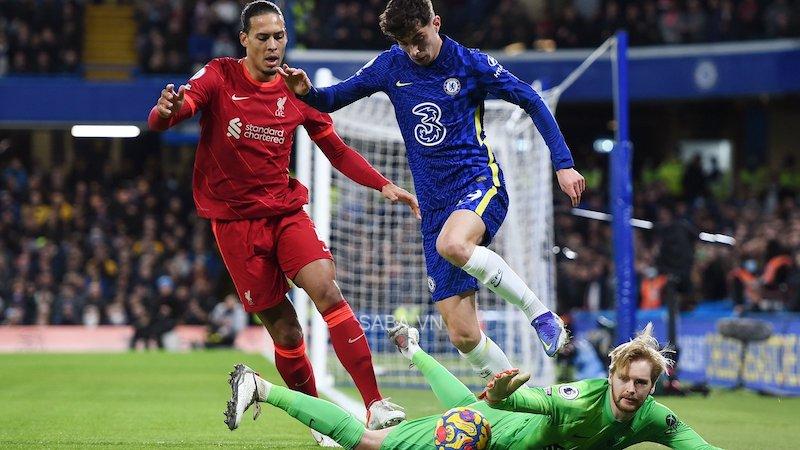 Van Dijk bị chê hời hợt và không linh hoạt trước Chelsea