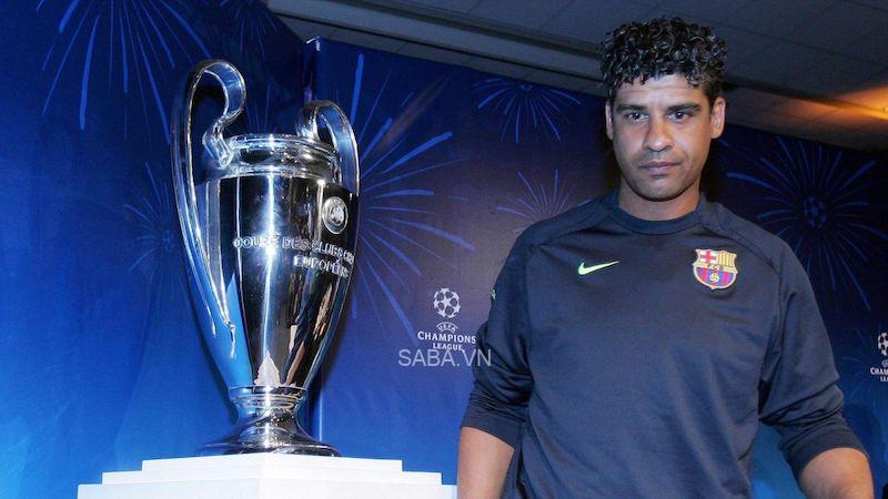 Frank Rijkaard chính là người đã trao cho Messi trận ra mắt Barca