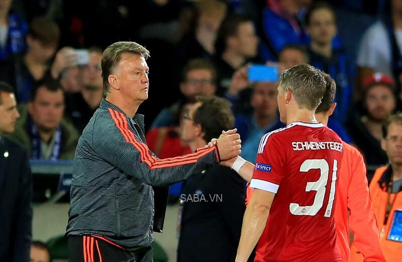 Schweinsteiger đến Quỷ đỏ theo tiếng gọi của thầy cũ Van Gaal