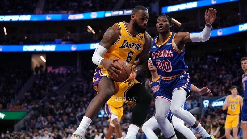 LA Lakers thất thủ trước Golden State Warriors