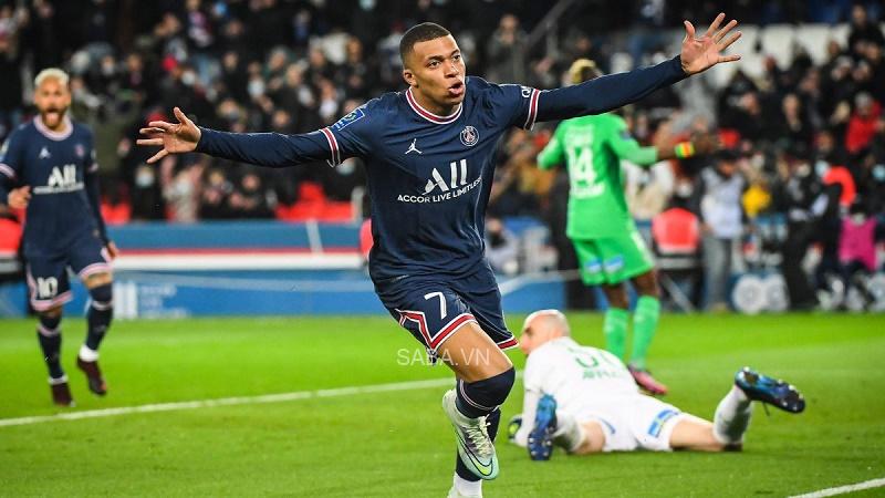 Mbappe san bằng thành tích ghi bàn của Ibrahimovic tại PSG