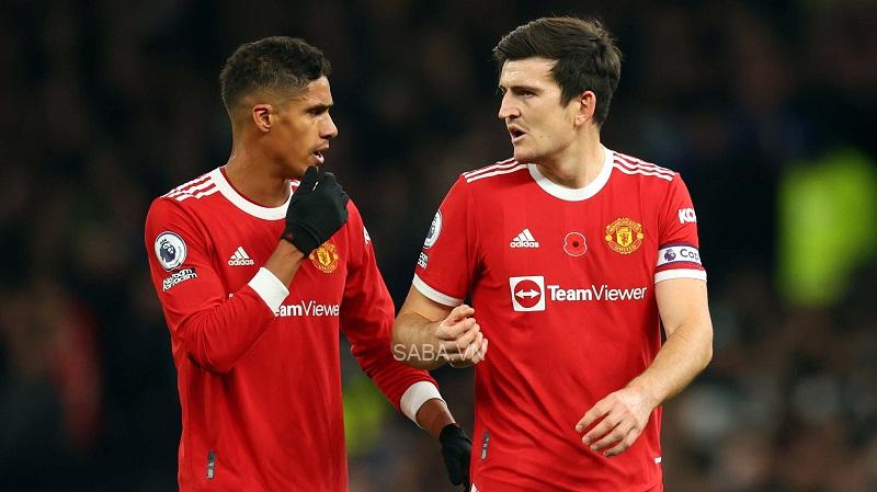 Varane bị chê không hợp với Maguire bằng Lindelof