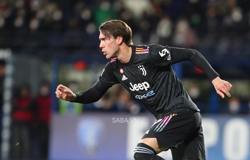 Vlahovic tiếp tục giải cứu Juventus (Ảnh: Getty)