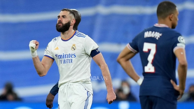 Benzema trở thành cầu thủ ghi hat-trick nhanh nhất lịch sử Champions League