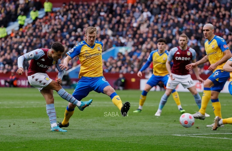 Coutinho làm khổ hàng phòng ngự Southampton