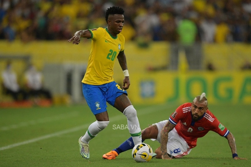 Chile rơi vào thế khó sau trận thua đậm trước Brazil