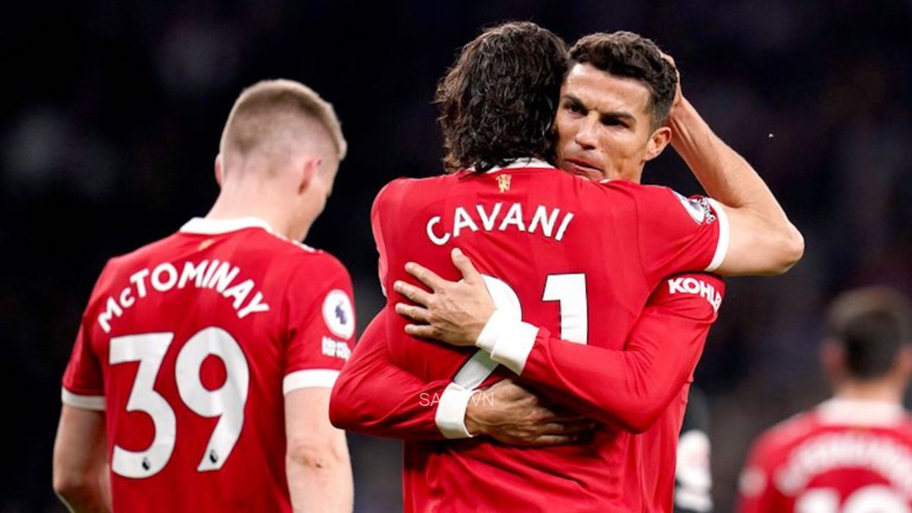 Cavani trở lại khi Ronaldo đang quá tải