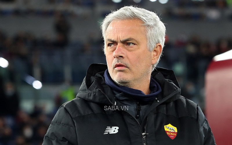 HLV Mourinho cần chiêu mộ thêm một hậu vệ phải cho AS Roma (Ảnh: Getty)