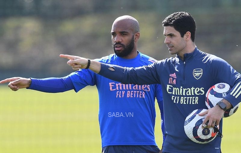 Arteta thừa nhận không chắc về tương lai của Lacazette