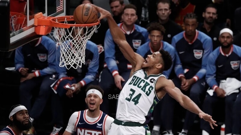 Giannis vừa chơi một trong những trận hay nhất sự nghiệp