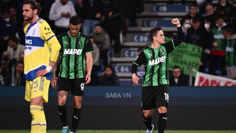 Sassuolo vươn lên dẫn trước nhờ pha lập công của Raspadori