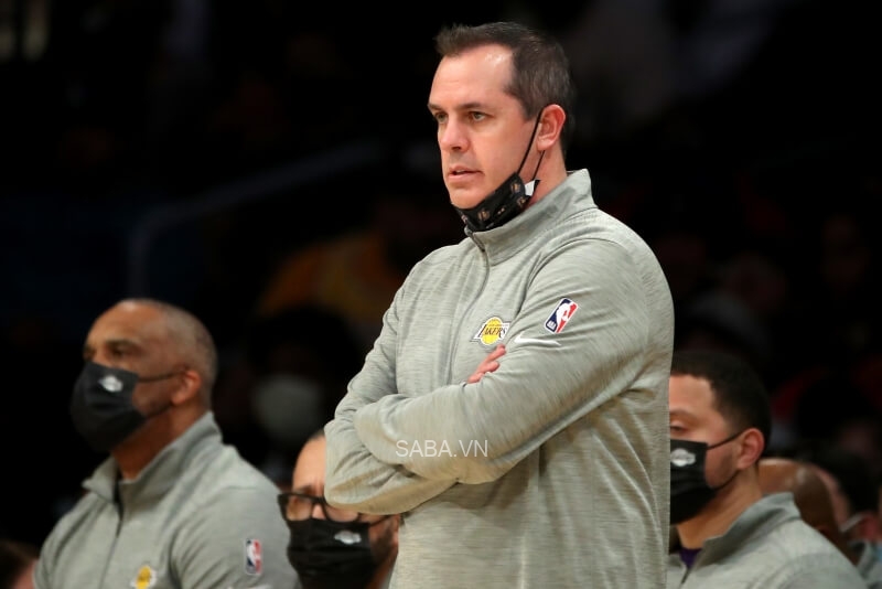 Lakers sa thải HLV Vogel sau mùa giải thất bại