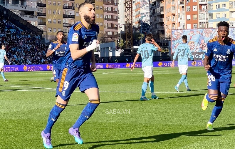 Karim Benzema vẫn đang gồng gánh hàng công Real.