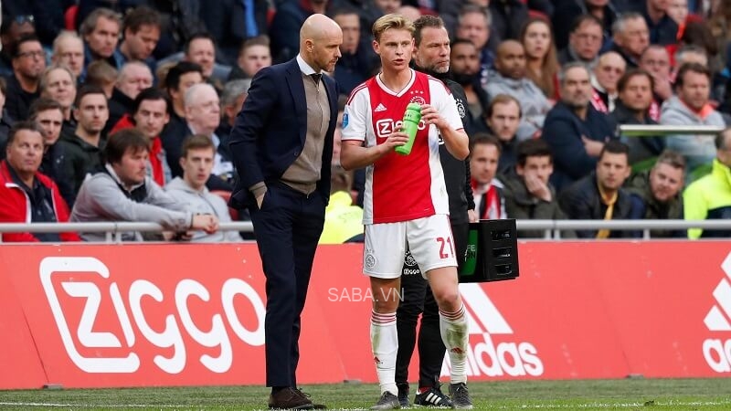 Frenkie de Jong và HLV Ten Hag trong màu áo Ajax