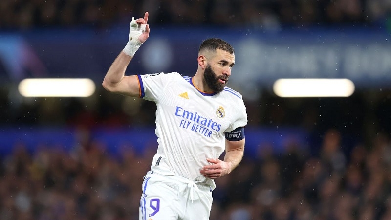 Benzema được khen cùng đẳng cấp với Johan Cruyff