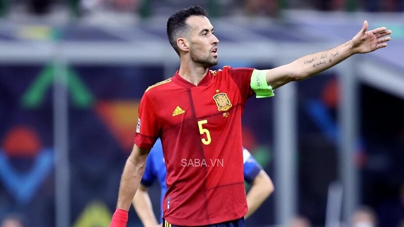 Busquets thi đấu trong màu áo ĐTQG Tây Ban Nha