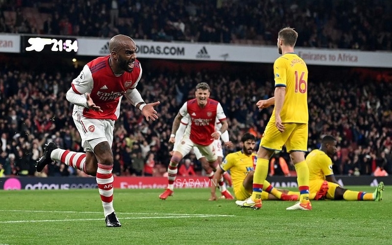 Arsenal may mắn có được 1 điểm trước Crystal Palace ở lượt đi