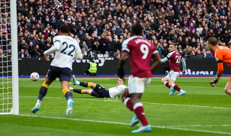 Bowen ấn định chiến thắng cho The Hammers