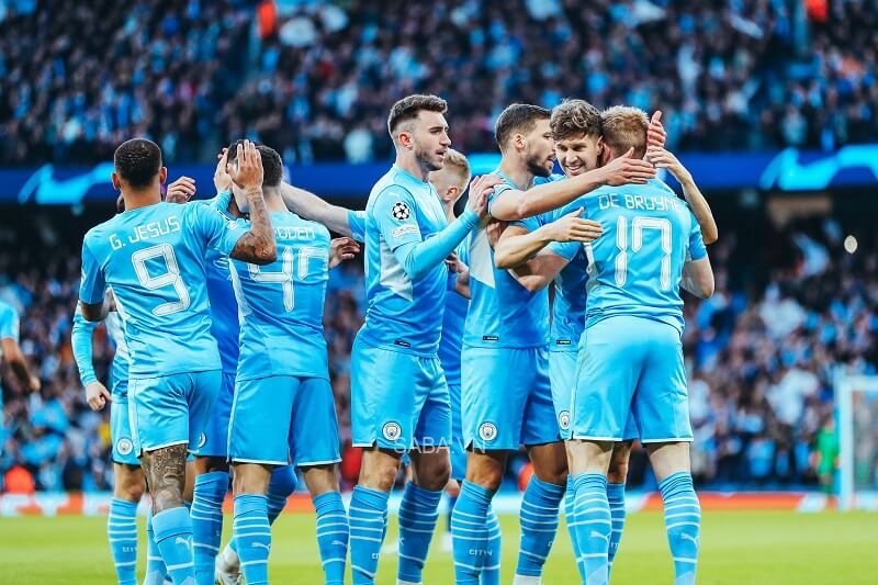 Man City liên tục dẫn trước đối thủ