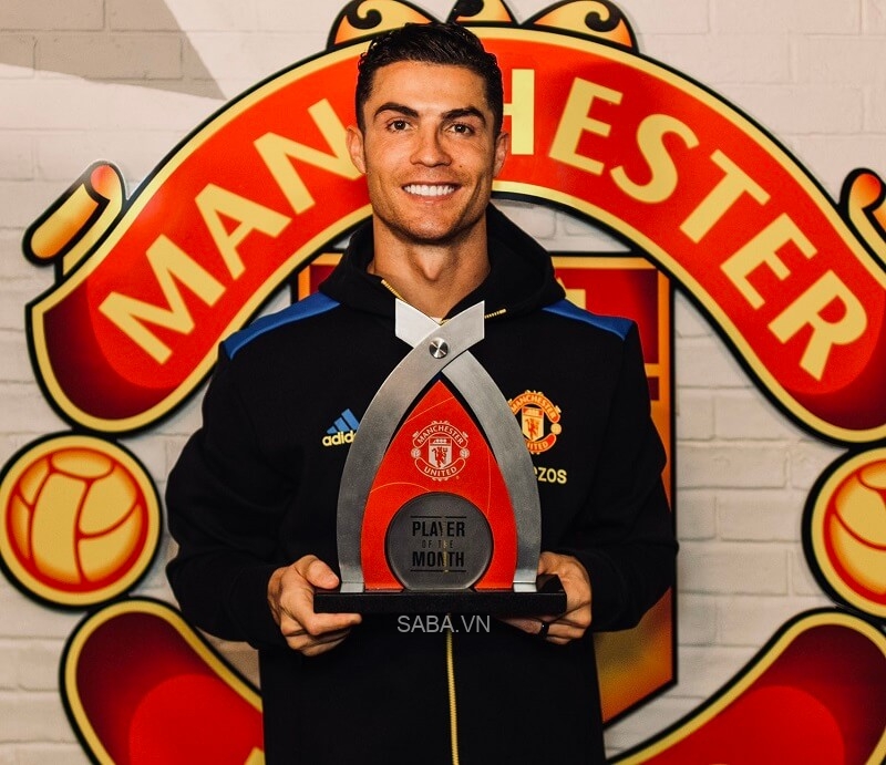 CR7 vừa được đội bóng thành Manchester trao thưởng