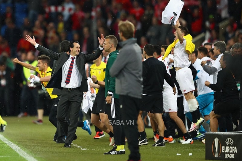 Klopp luôn gặp nhiều khó khăn khi đối đầu với Emery tại các giải đấu cúp