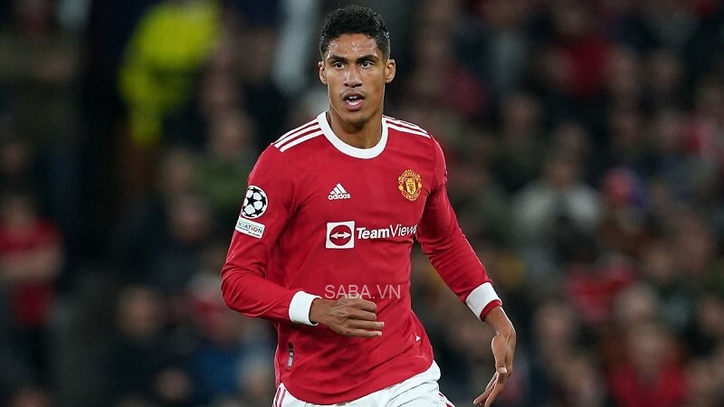 Raphael Varane chưa để lại nhiều dấu ấn nơi hàng phòng ngự