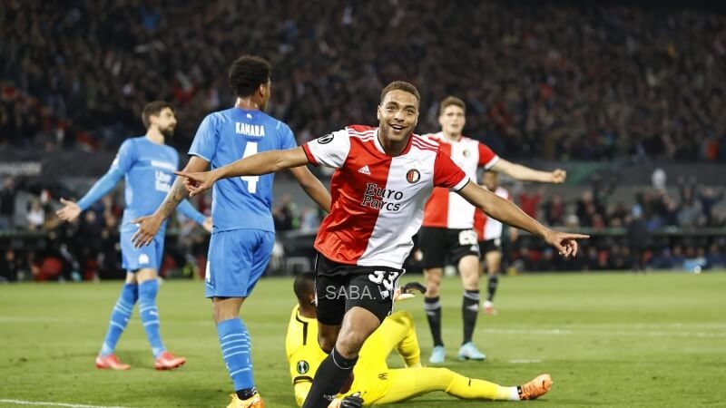 Feyenoord vượt qua đối thủ mạnh Marseille ở bán kết