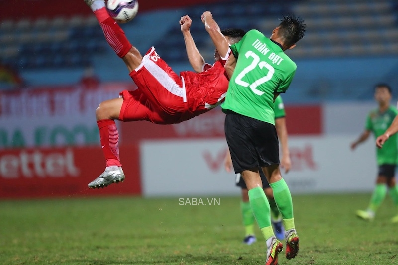 Mạnh Dũng từng ghi siêu phẩm móc bóng trước thềm SEA Games 31 