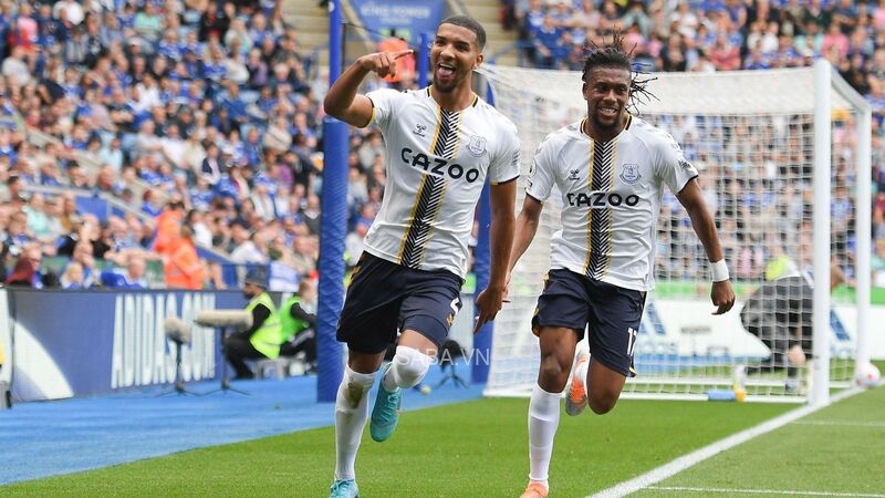 Holgate ấn định chiến thắng 2-1 vô cùng quan trọng cho The Toffees