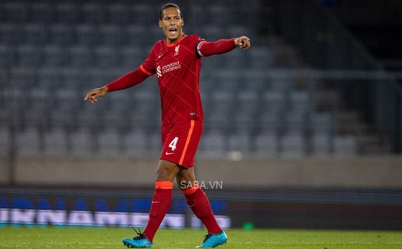 Virgil van Dijk giúp hệ thống phòng thủ của Liverpool vận hành ổn định.