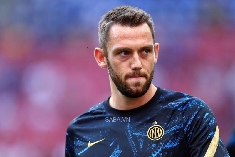 De Vrij còn một năm trong hợp đồng với Inter Milan