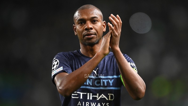 Fernandinho sẽ rời Etihad vào cuối mùa