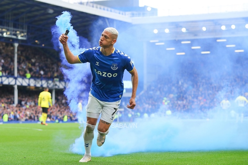 Richarlison ghi bàn mở tỷ số cho Everton