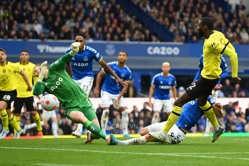 Chelsea bất lực trước thủ môn Pickford