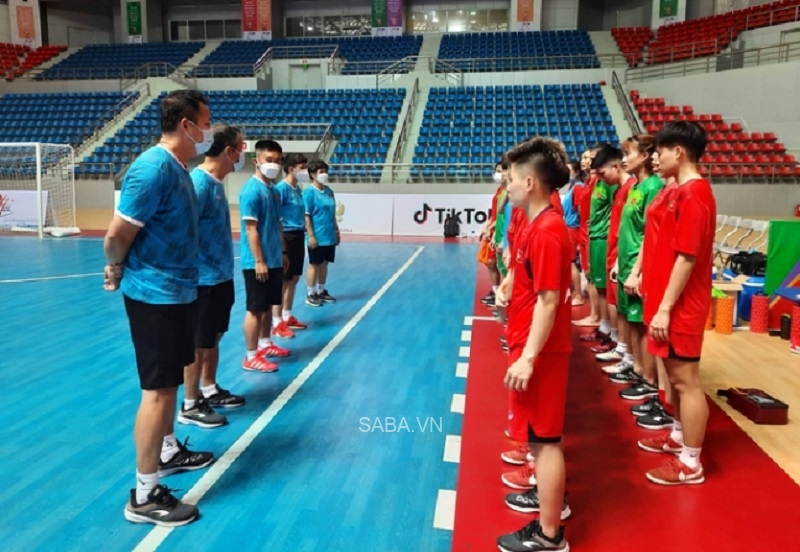 Futsal nữ Việt Nam có khởi đầu dễ dàng